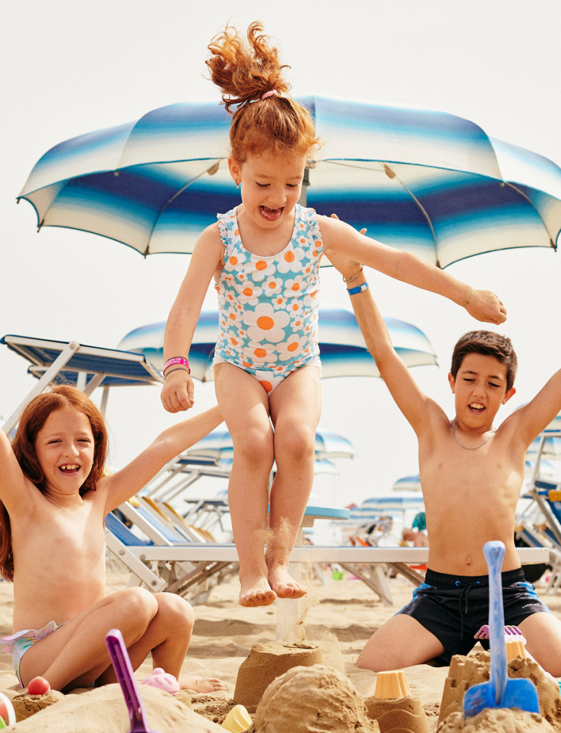 media.Slide-Spiaggia_1Hotel_Madison_Rimini
