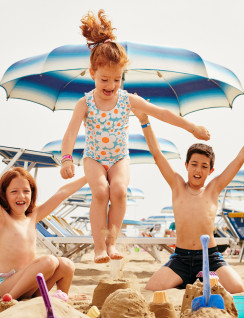 media.Slide-Spiaggia_1Hotel_Madison_Rimini